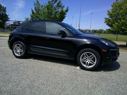 Used 2017 Porsche Macan AWD/4WD image 7