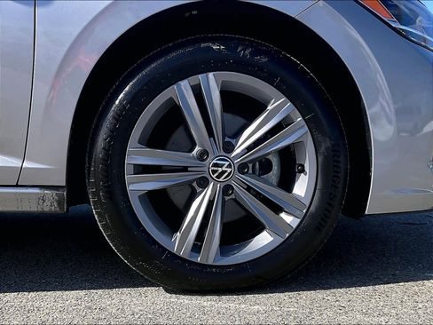 Used 2023 Volkswagen Jetta SE image 7