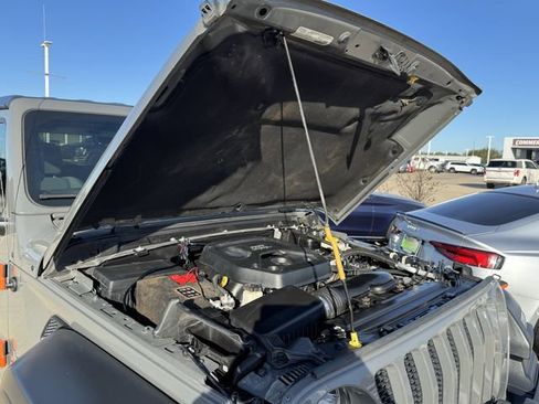 Used 2020 Jeep Wrangler Sport image 24