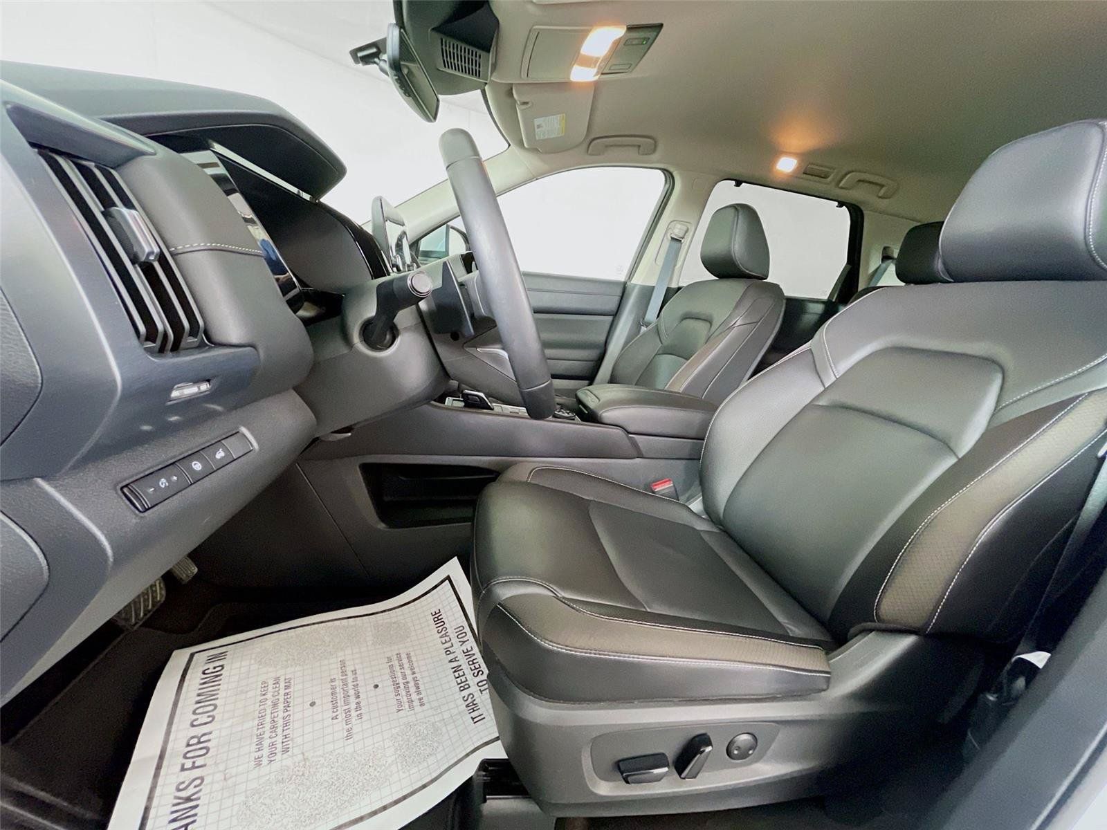 Used 2025 Nissan Pathfinder SL AWD/4WD image 24
