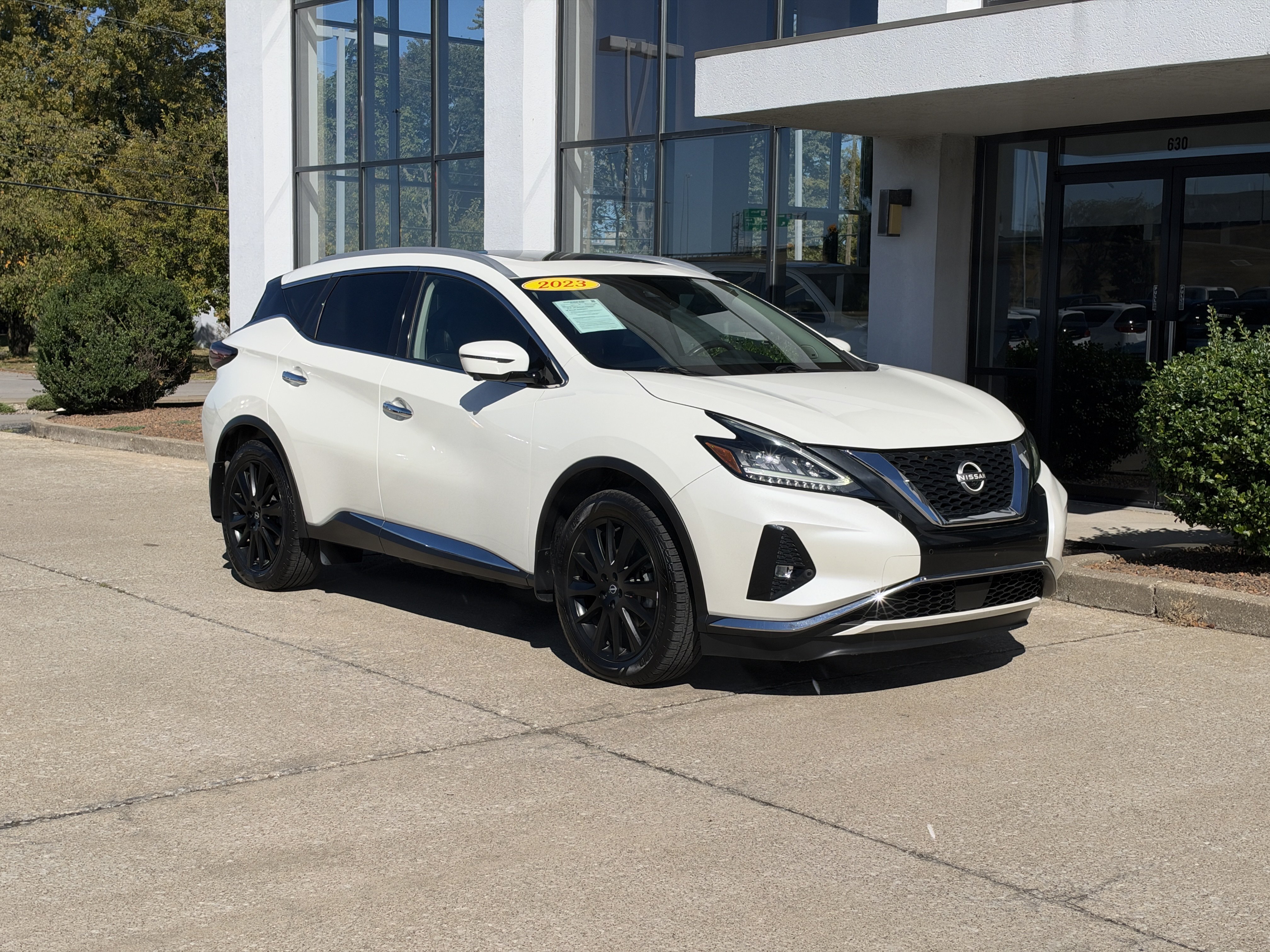 Used 2023 Nissan Murano Platinum w/ Cargo Package AWD/4WD image 2