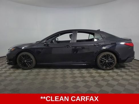 Used 2025 Toyota Camry SE image 5