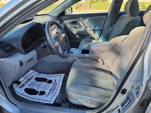 Used 2008 Toyota Camry LE image 9