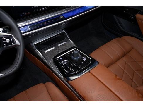 Used 2025 BMW i7 eDrive50 w/ Premium Package image 65