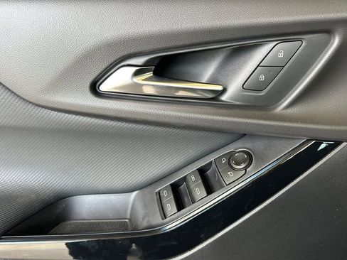 New 2026 Chevrolet Equinox LT FWD image 12
