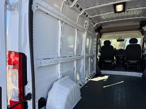 Used 2025 RAM ProMaster 2500 w/ Convenience Group FWD image 23