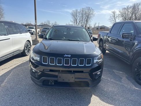 Used 2018 Jeep Compass Latitude w/ Popular Equipment Group image 2