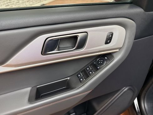 Used 2025 Ford Explorer Active image 23