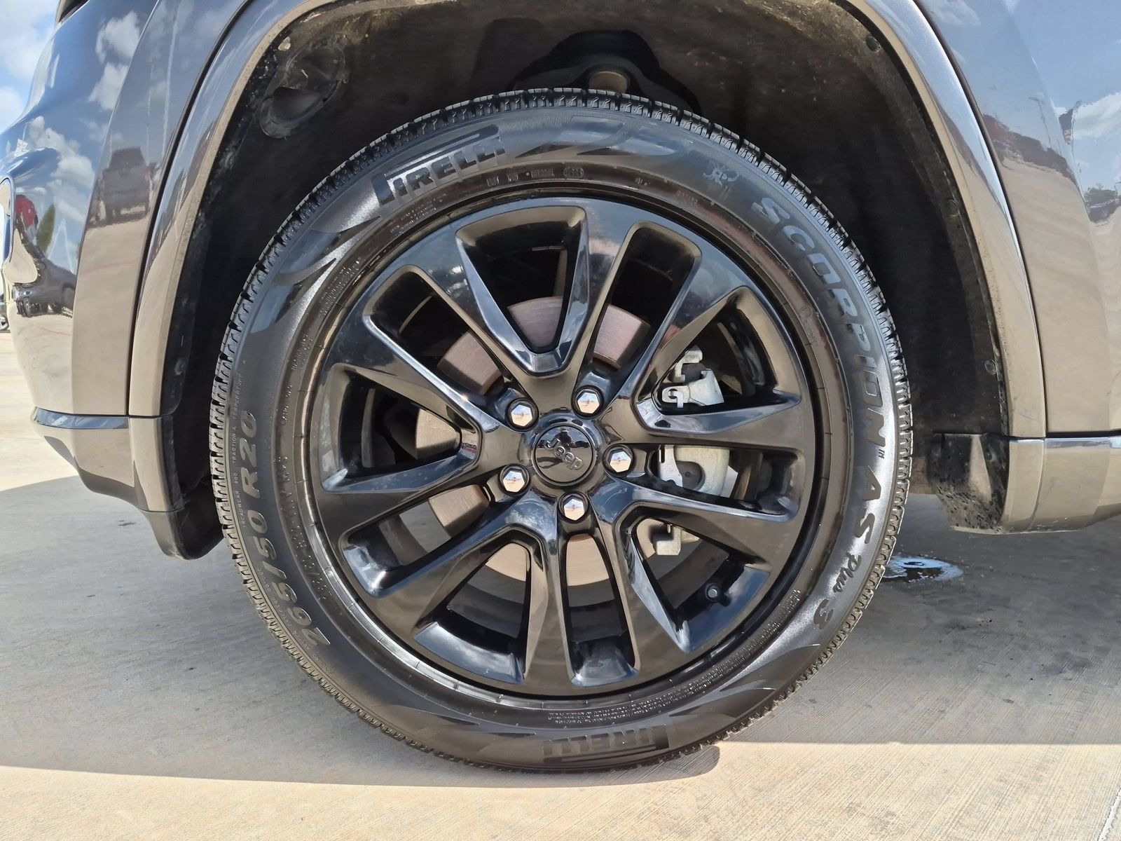 Used 2021 Jeep Grand Cherokee Laredo X AWD/4WD image 28