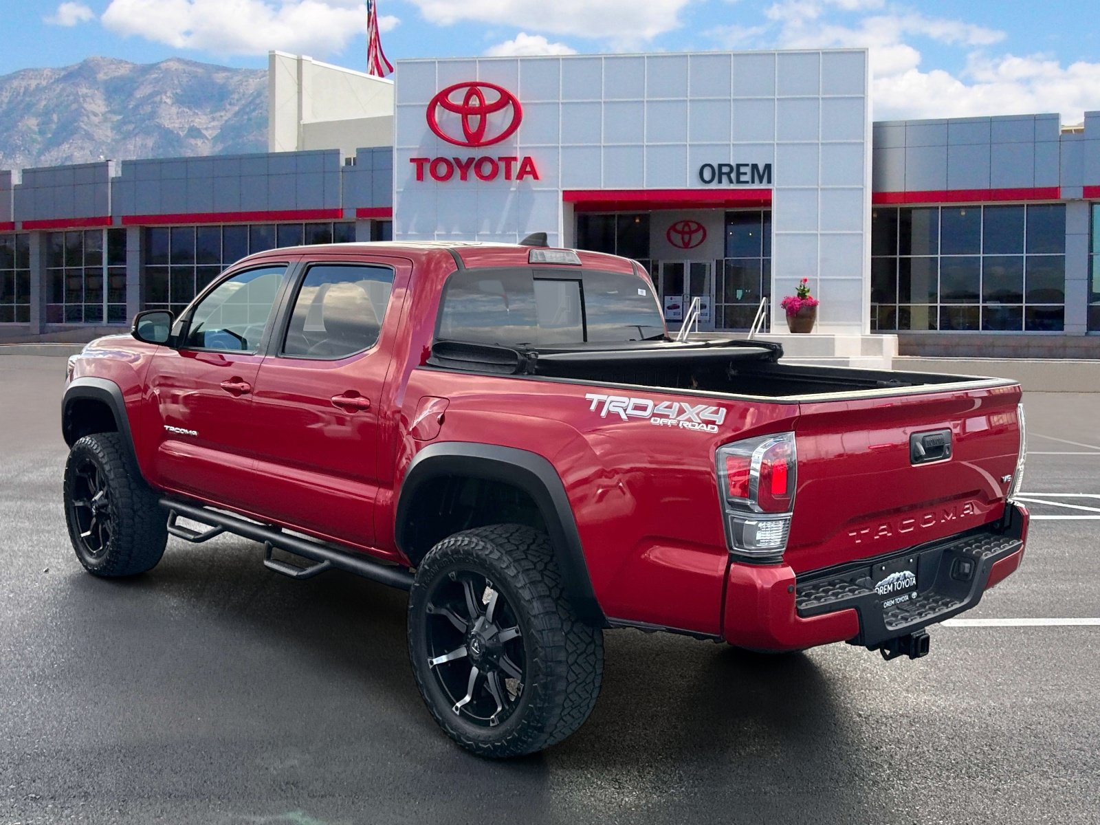 Used 2022 Toyota Tacoma TRD Off-Road w/ TRD Premium Off Road Package AWD/4WD image 5