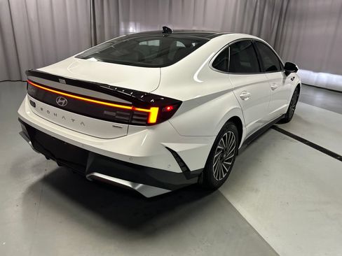 Used 2025 Hyundai Sonata Limited FWD image 7