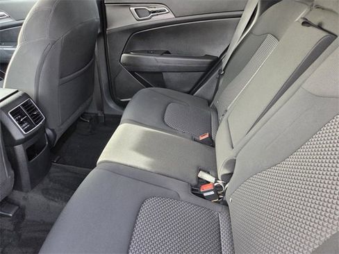 Used 2023 Kia Sportage LX image 11