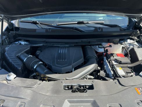 Used 2025 Chevrolet Traverse Z71 AWD/4WD image 3