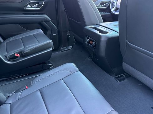 Used 2022 Chevrolet Tahoe LT w/ Luxury Package image 18