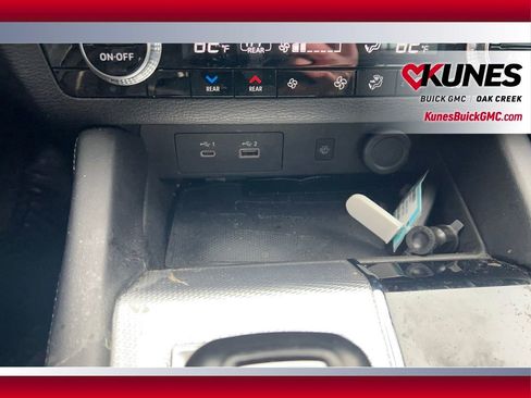 Used 2022 Mitsubishi Outlander SEL image 16