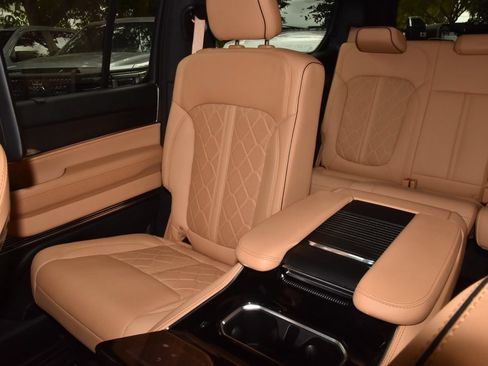 Used 2024 Jeep Grand Wagoneer Series III w/ Rear Seat Video Group 1 AWD/4WD image 21