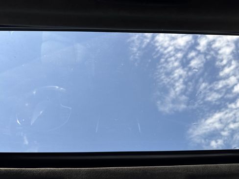 Used 2019 Cadillac Escalade Platinum image 28