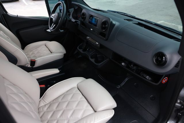 Used 2020 Mercedes-Benz Sprinter 2500 image 14