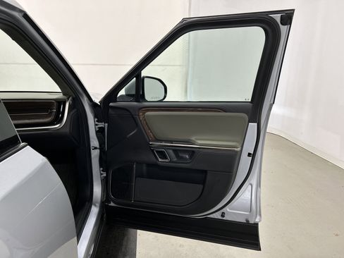 Used 2022 Rivian R1T Adventure image 18