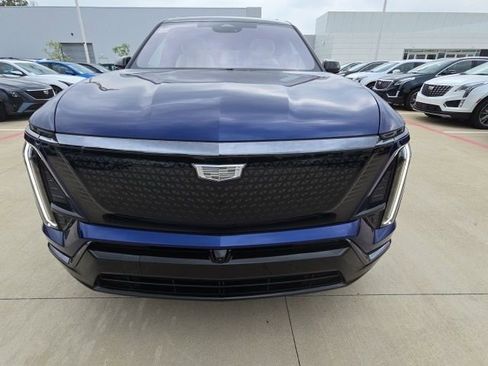 New 2026 Cadillac Vistiq Sport w/ LPO, Floor Liner Package image 8