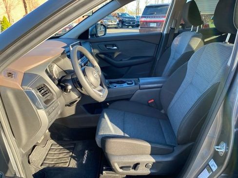 Used 2023 Nissan Rogue SV AWD/4WD image 11