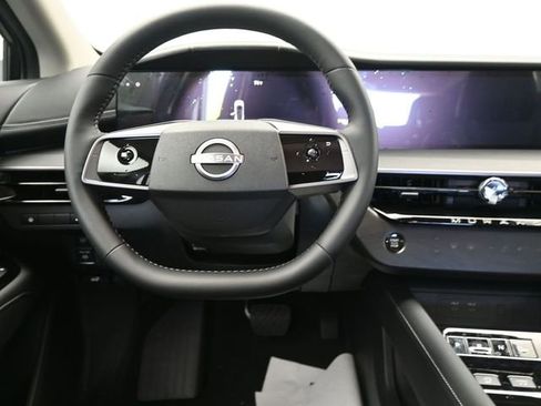 Used 2025 Nissan Murano SV AWD/4WD image 26