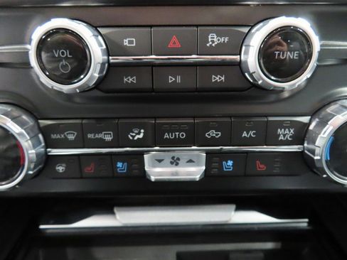 Used 2025 Ford F450 Platinum AWD/4WD image 71