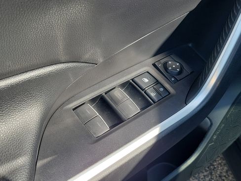 Used 2022 Toyota RAV4 XLE image 20