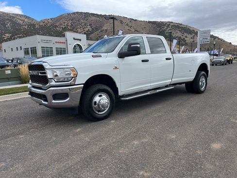 Used 2024 RAM 3500 Tradesman w/ Chrome Appearance Group image 8