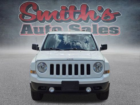Used 2013 Jeep Patriot Latitude image 2