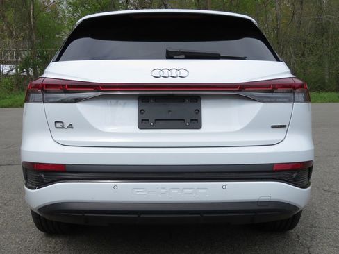 Used 2024 Audi Q4 e-tron Premium Plus AWD/4WD image 6