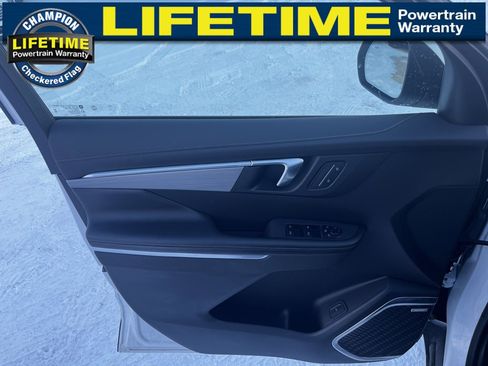 Used 2025 Buick Enclave Preferred image 19