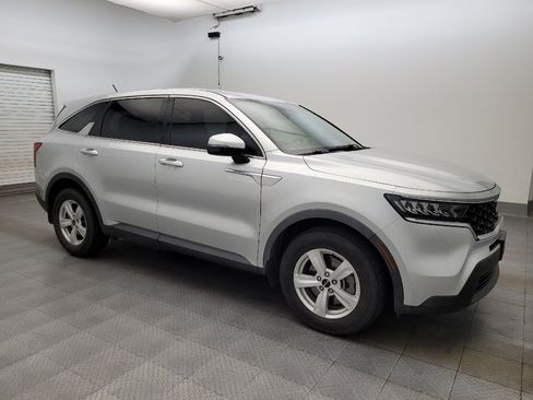 Used 2022 Kia Sorento LX FWD image 11