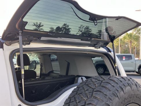 Used 2012 Toyota FJ Cruiser 4WD image 30