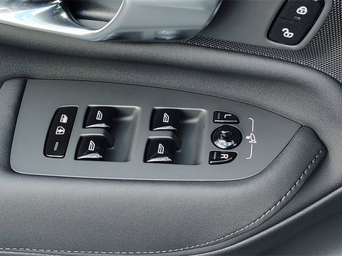 New 2026 Volvo XC90 B6 Plus image 10