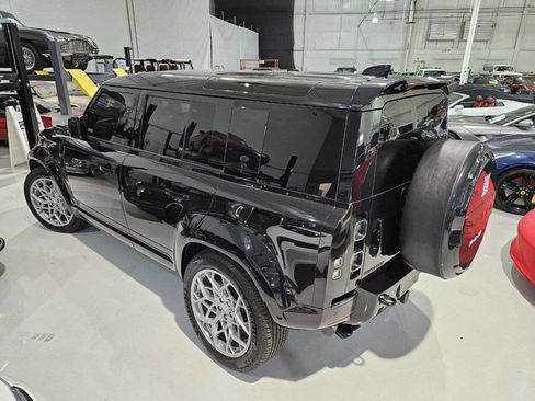 Used 2024 Land Rover Defender 110 V8 image 21