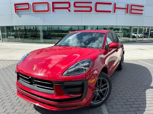 Certified 2025 Porsche Macan AWD/4WD image 1