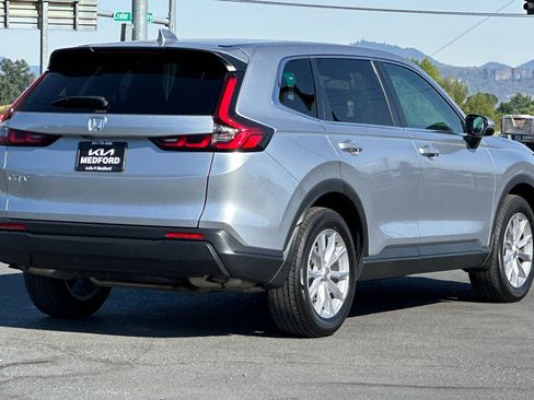 Used 2025 Honda CR-V EX image 4