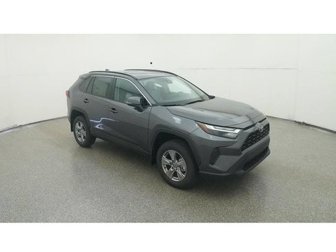 Used 2024 Toyota RAV4 XLE w/ Convenience Package FWD image 17