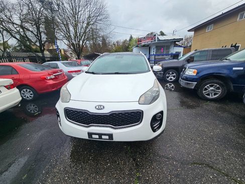 Used 2017 Kia Sportage EX w/ EX Premium Package image 2