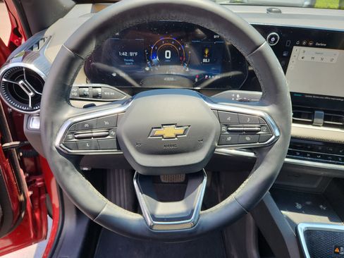 Used 2025 Chevrolet Equinox LT w/ Convenience Package II FWD image 15