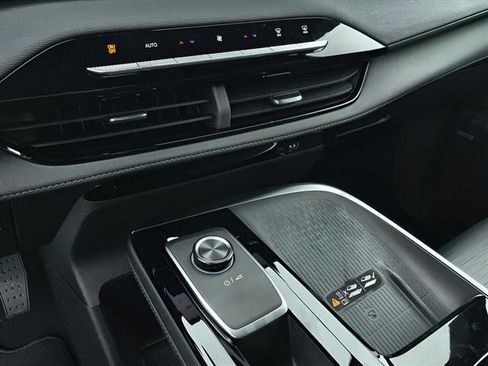 New 2026 Buick Enclave Sport Touring w/ Power Package FWD image 18