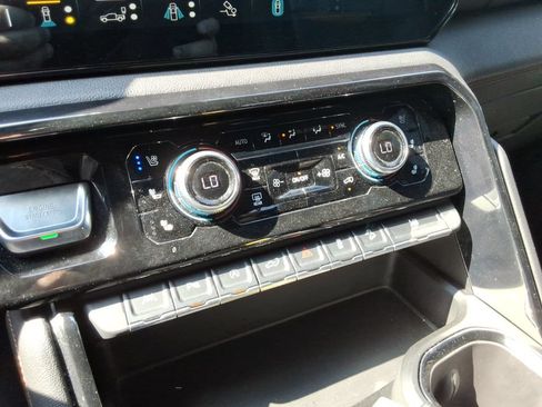 Certified 2022 GMC Sierra 1500 AT4 w/ AT4 Premium Package AWD/4WD image 36