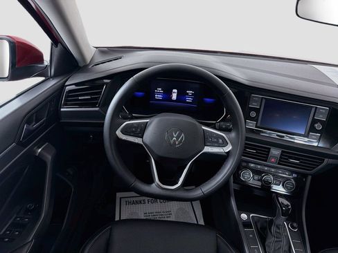 Certified 2023 Volkswagen Jetta SE w/ Panoramic Sunroof Package FWD image 22