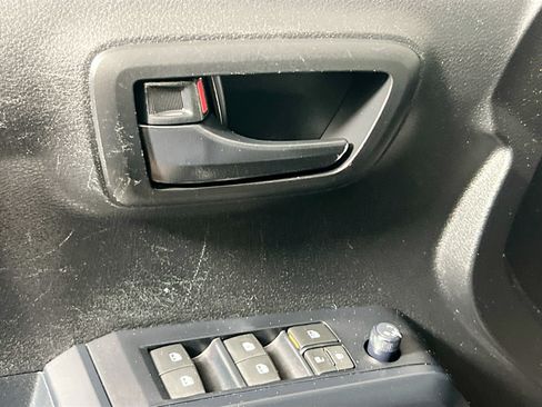 Used 2022 Toyota Tacoma SR w/ SR Convenience Package RWD image 16