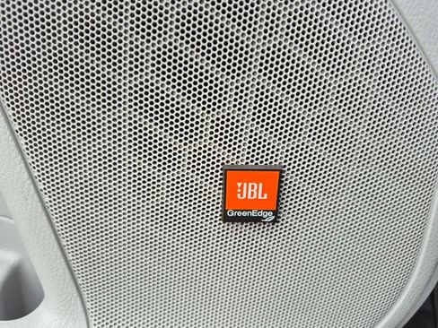 Used 2016 Toyota Highlander Limited image 17