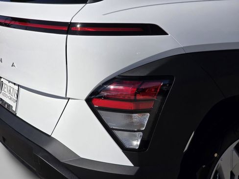 New 2026 Hyundai Kona SE image 7