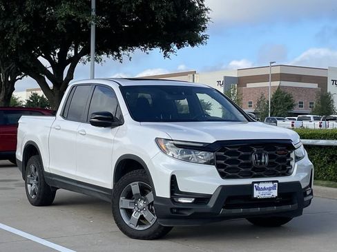 Used 2024 Honda Ridgeline TrailSport image 2
