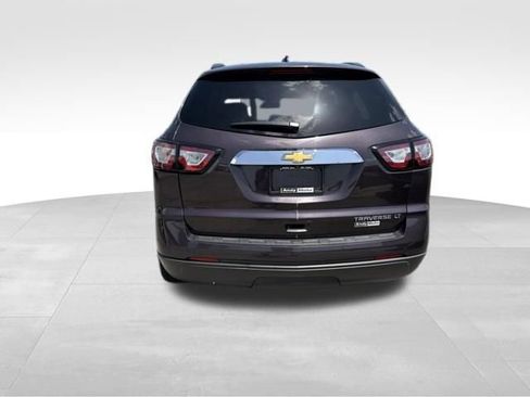 Used 2015 Chevrolet Traverse LT w/ Style and Technology Package FWD image 11