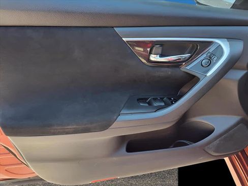 Used 2014 Nissan Altima 2.5 SV image 6